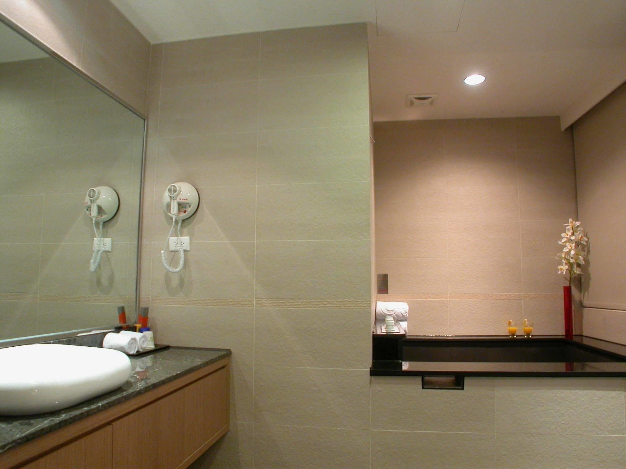 Aqua Bella Hotel Taipei Extérieur photo